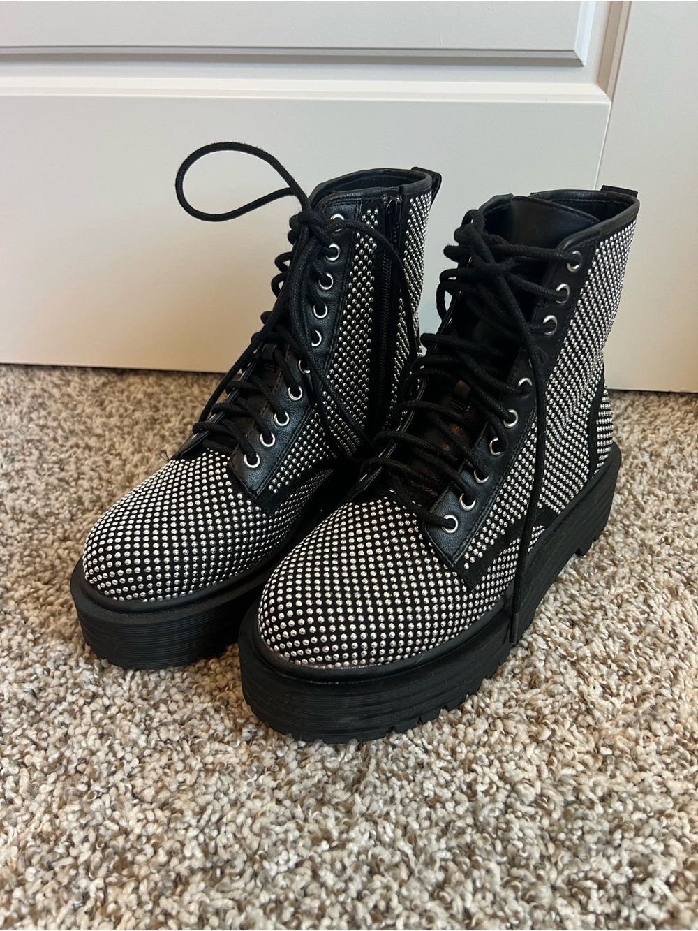 Gianni Bini Non-Stop Studded Chunky Lug Sole Platform Combat Boots Sz 7.5
